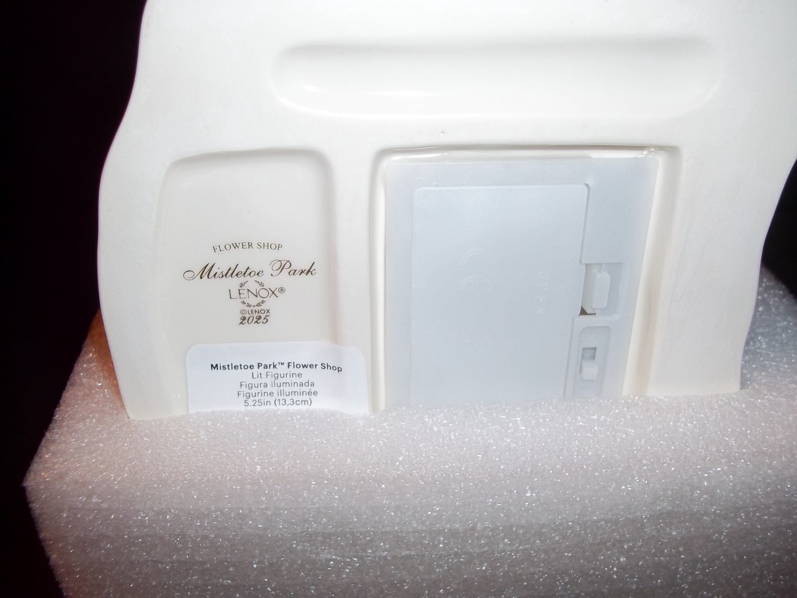 Lenox Mistletoe Park ~FLOWER SHOP~ Lit Village Treasures NEW FOR 2025!💐