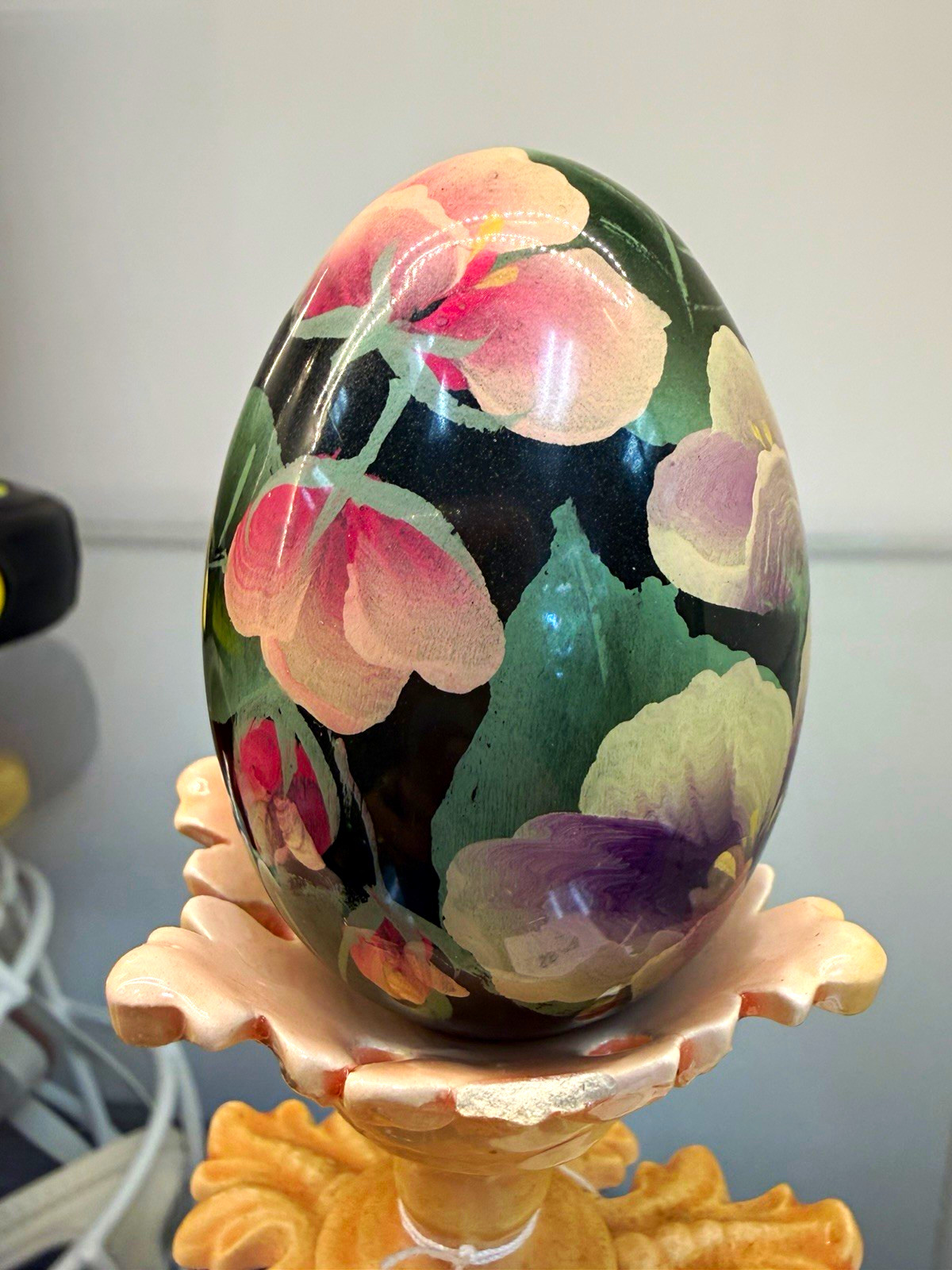 Alan Traynor Hand Painted Signed Solid Wood Floral Collector Egg 3 Pink Purple
