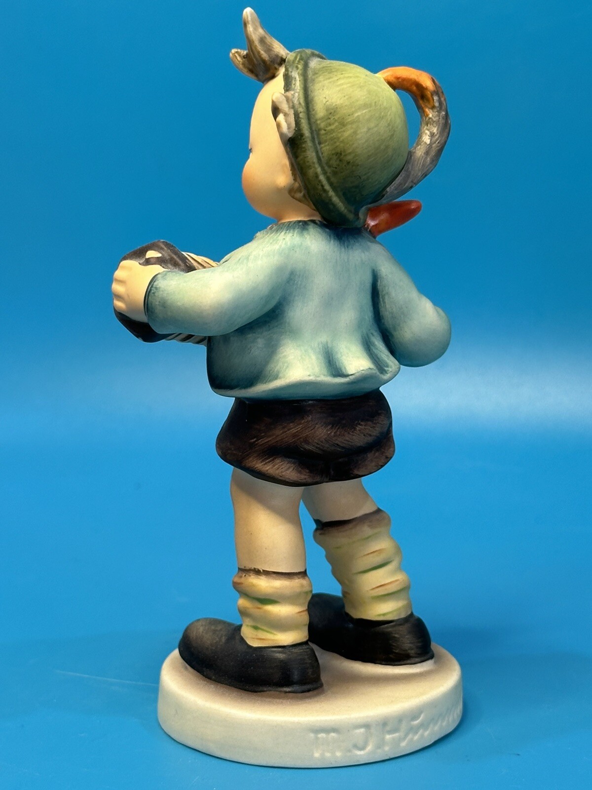 Vintage Goebel M.I. Hummel Figurine “Accordion Boy” Hum 185 TMK-3 West Germany
