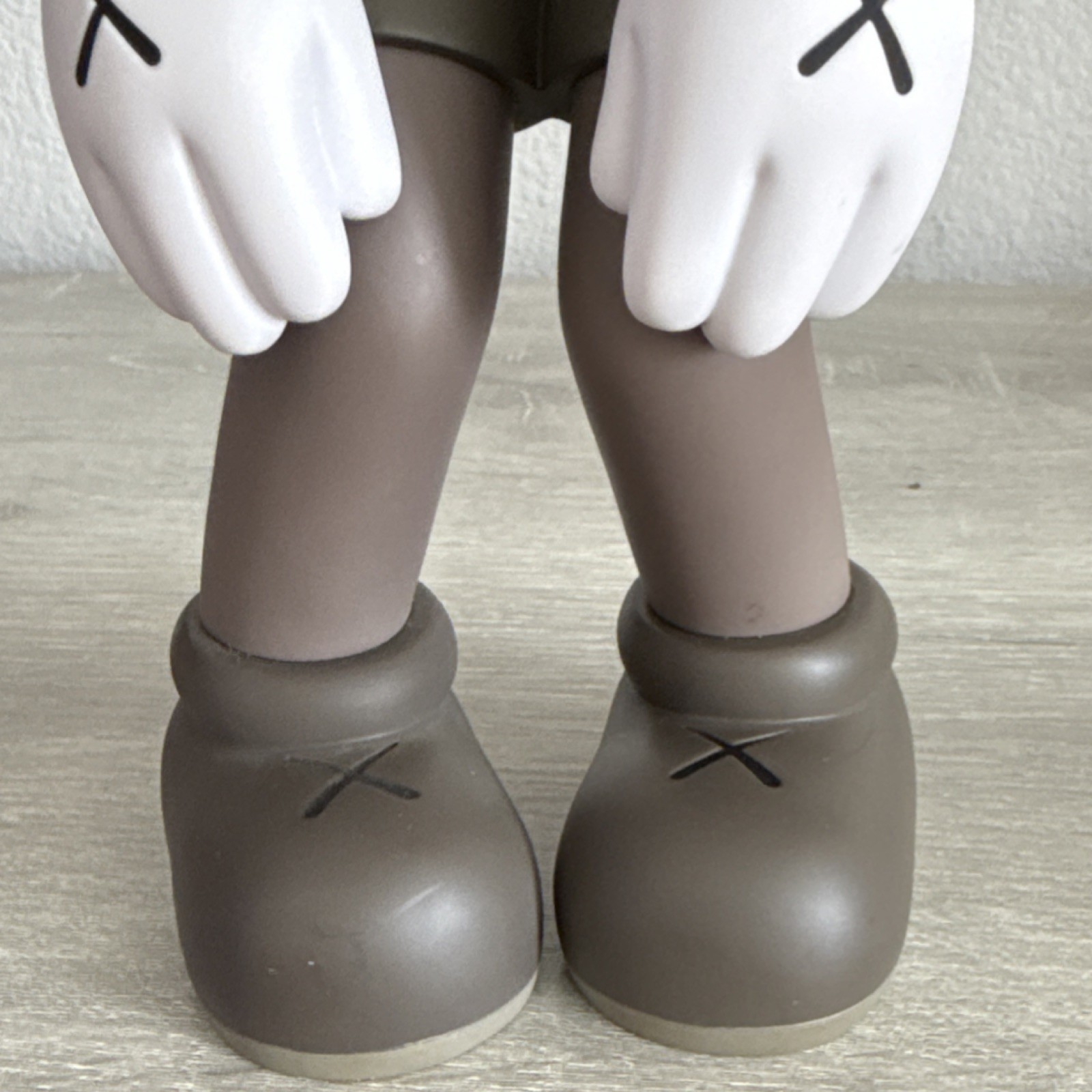 Authentic Medicom Toy KAWS Small Lie Limited Edition Gray Figurine 2017