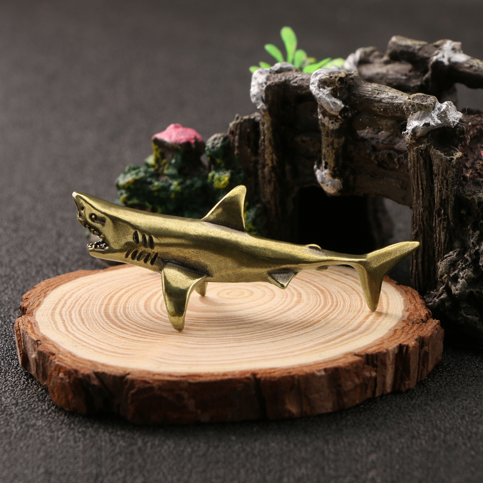 Solid Brass Shark Statue Ornament Home Decor Statue Animal Collectibles