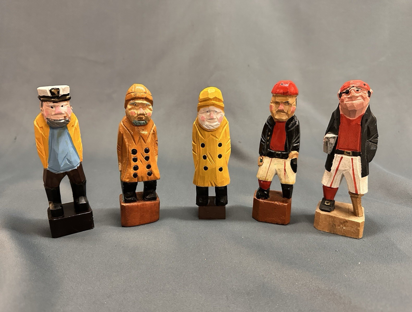 VTG WOODEN NAUTICAL FIGURINES SEA CAPTAINS SAILORS FISHERMAN PIRATES-Set of 5