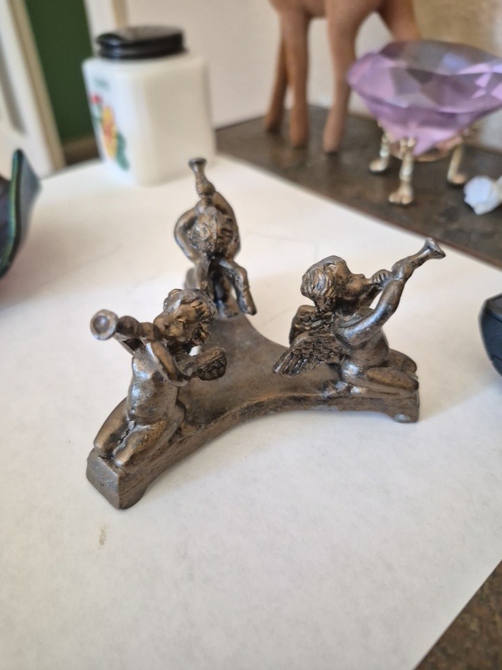 Vintage Cast Metal Figurine 3 Angels Cherubs Playing And Blowing Horns