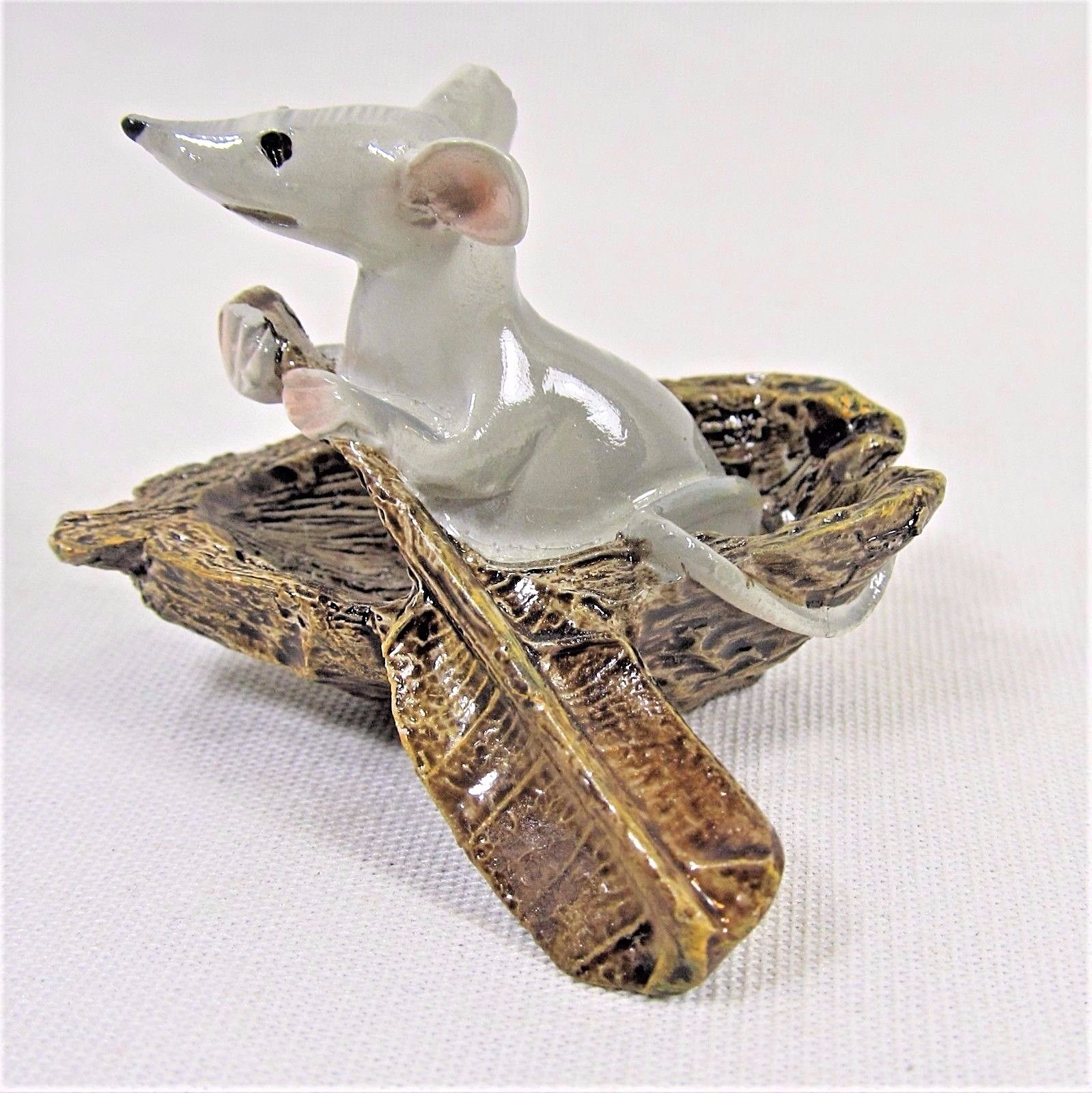 Mouse Rowing a Nut Shell mini collection fantasy decor figurine
