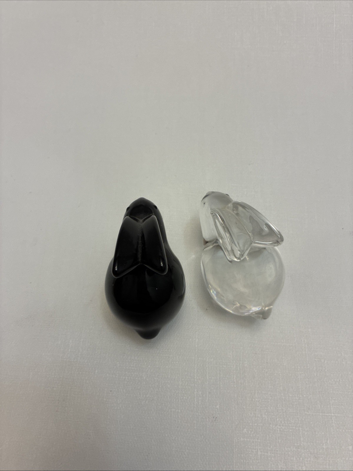 Oneida Crystal Clear & Black Glass Hand Blown 2.5″ Bunny Rabbit Figurine