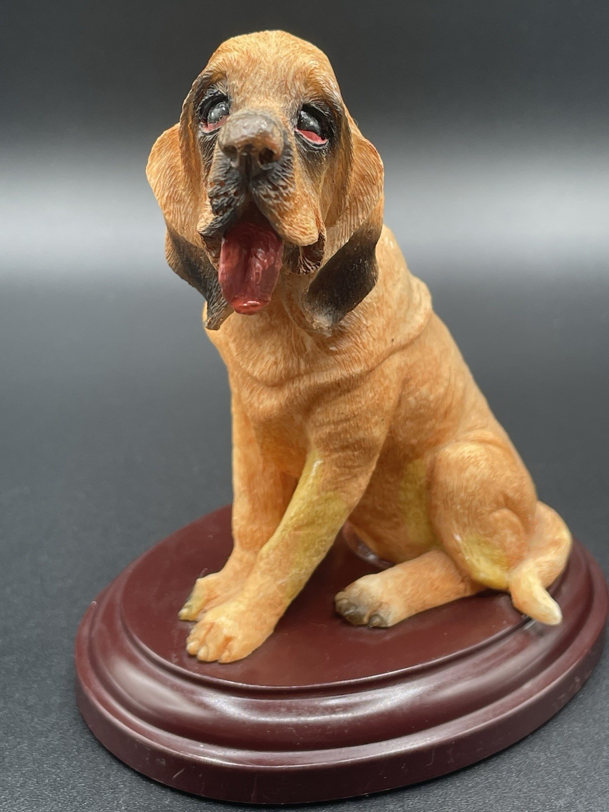 2 Bloodhound Resin Dog Figurines on Base 4 1/2” Tall READ