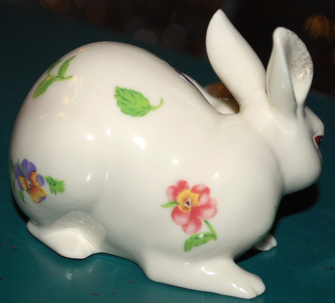 Vintage LENOX “FLORAL RABBITS” FIGURINE 2 Bunnies w Floral Detailing/Gold 3.25″