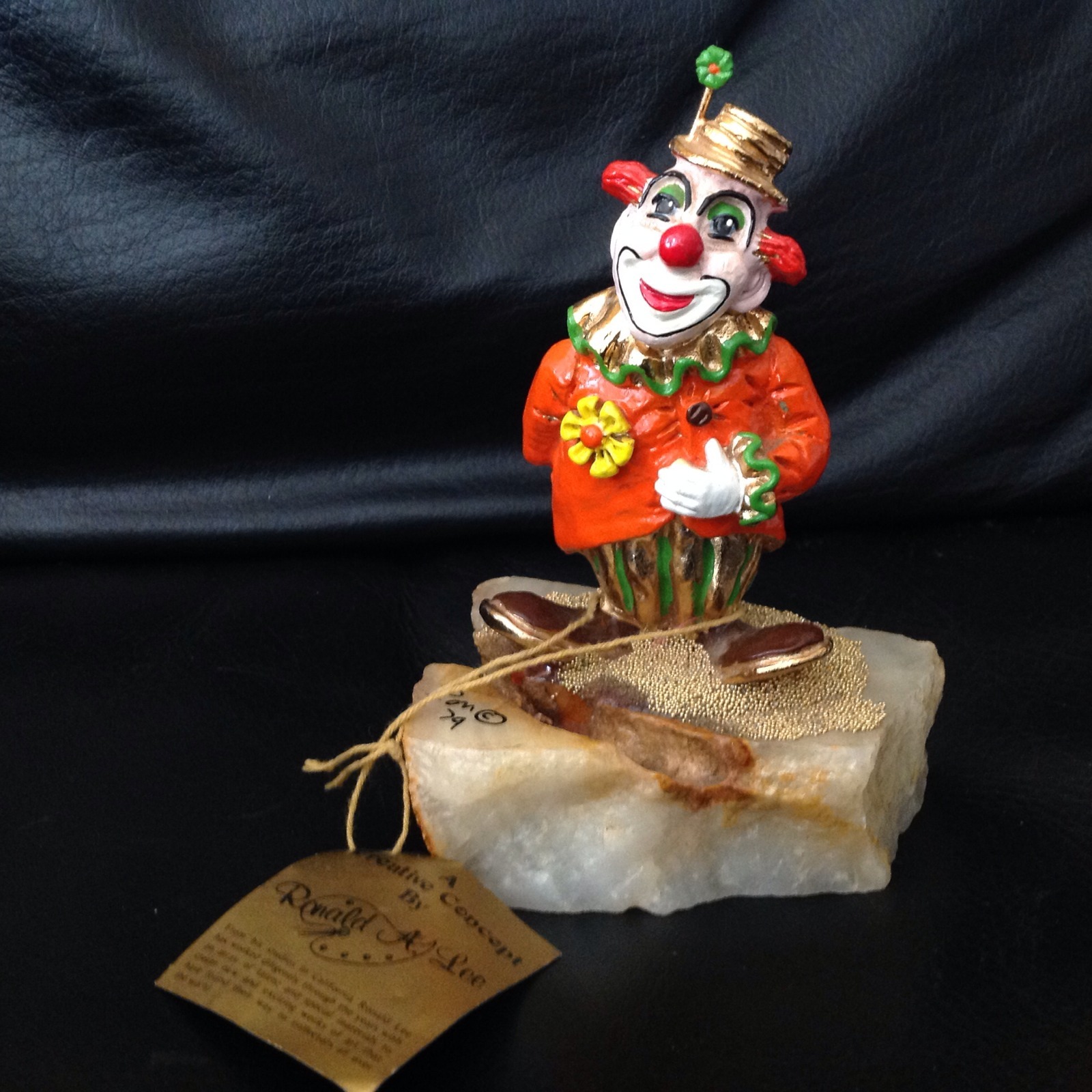 RON LEE Vintage 1979 Figurine GREETING IN SMILE CLOWN W/ ORANGE SUIT Signed