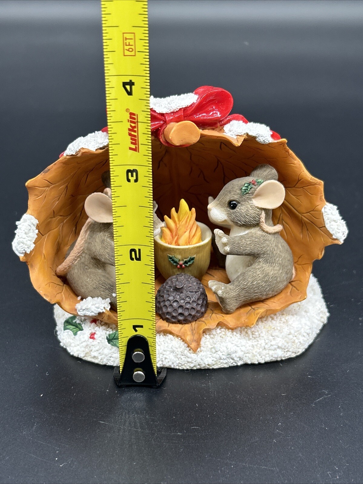 Charming Tails Sharing A Warm & Cozy Holiday 97/13 – Collectible Figurine Mice