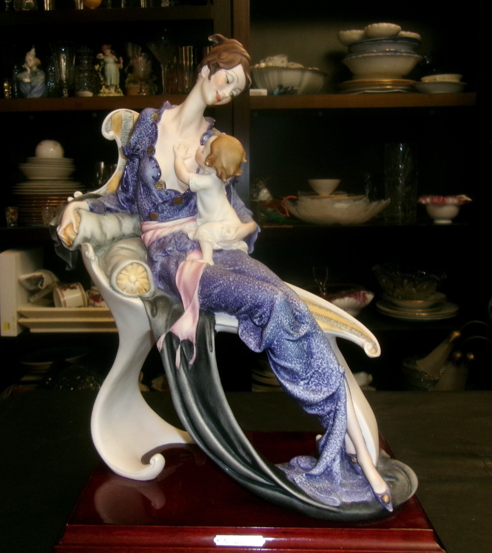 G. Armani 1987 Florence, Italy Figurine Mother & Baby Child 15.5″ x 10″