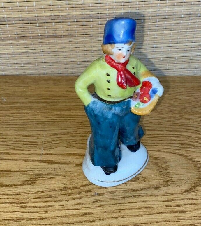 HAND PAINTED MAN AND WOMEN FIGURINES JAPAN 3.5 “