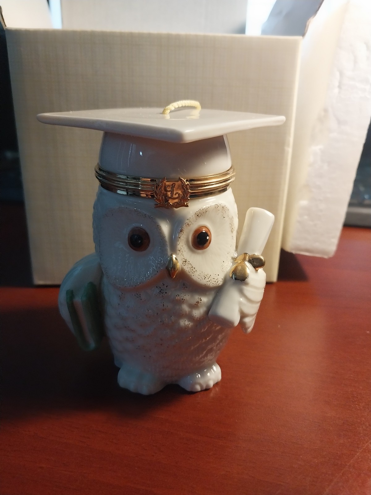 LENOX GRADUATION OWL FIGUREINE – NEW IN BOX !