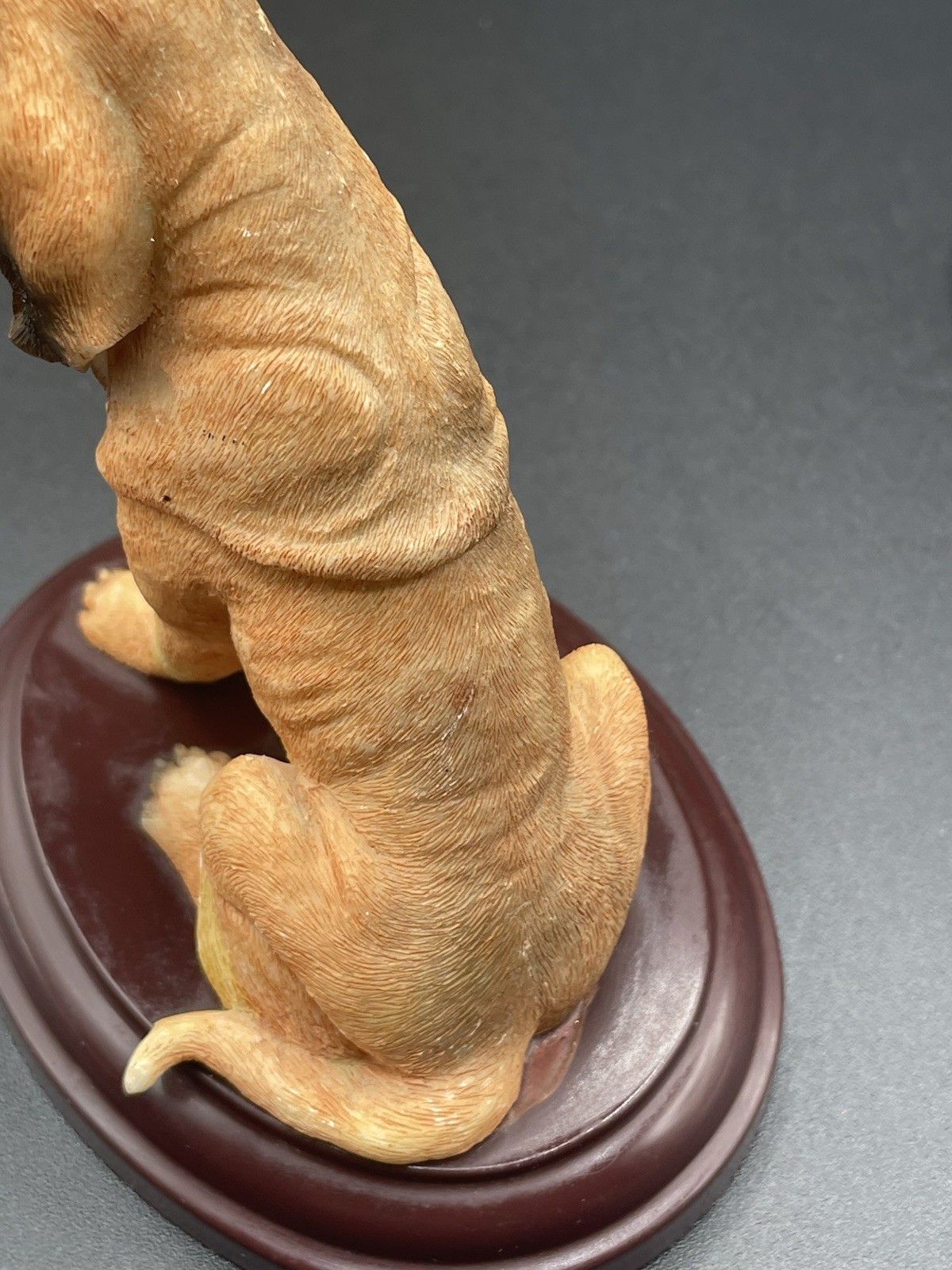 2 Bloodhound Resin Dog Figurines on Base 4 1/2” Tall READ