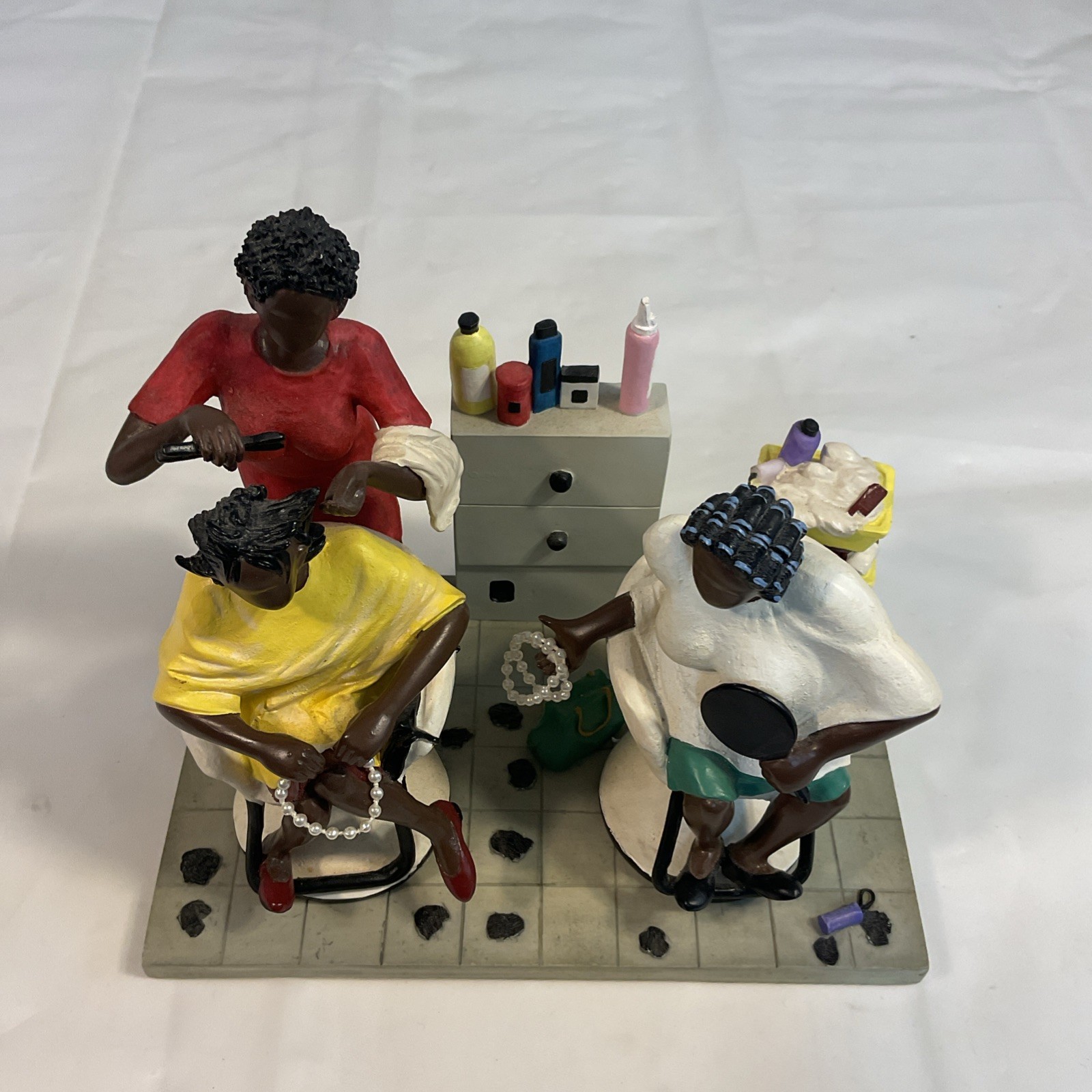 Annie Lee Sass ‘n Class “All That Glitters” Hair Salon Figurine 6054 No Box