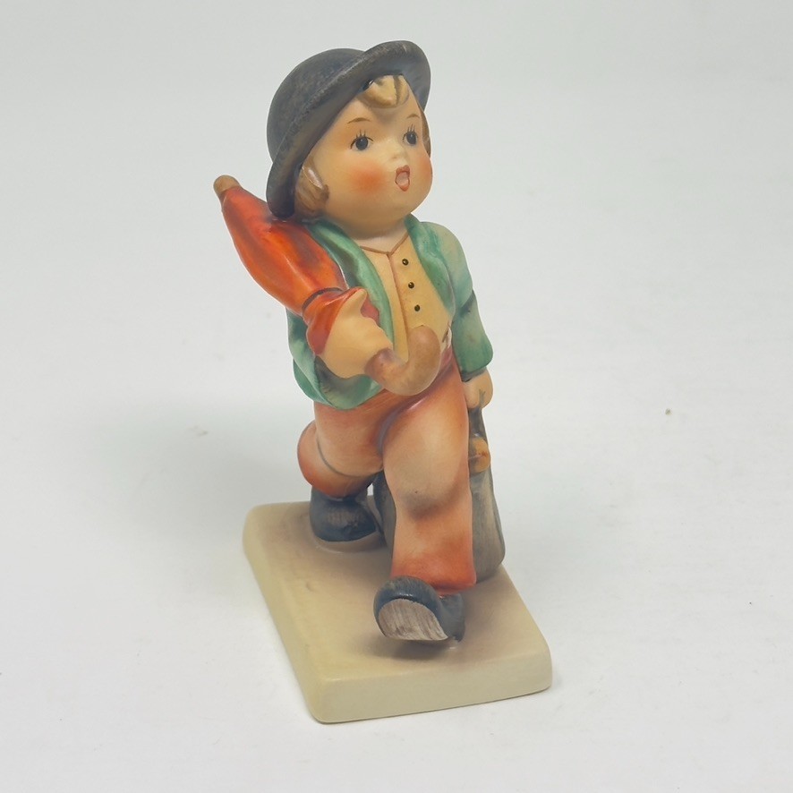 Goebel Hummel Figurine MERRY WANDERER 11/0 5”