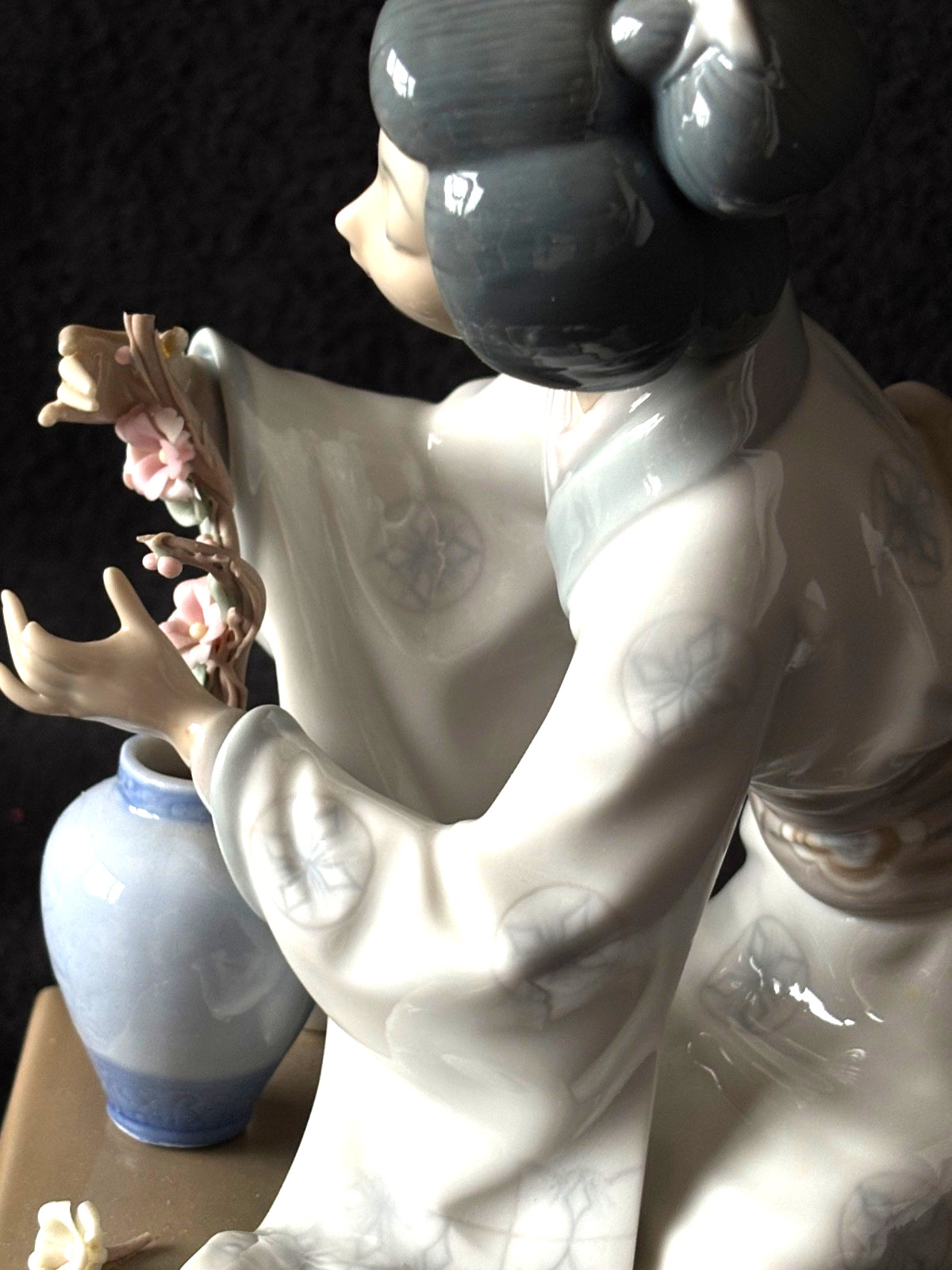 Lladro Figurine “Flower Arranger” 1973 #484O Geisha Arranging Flowers 7.5″ read