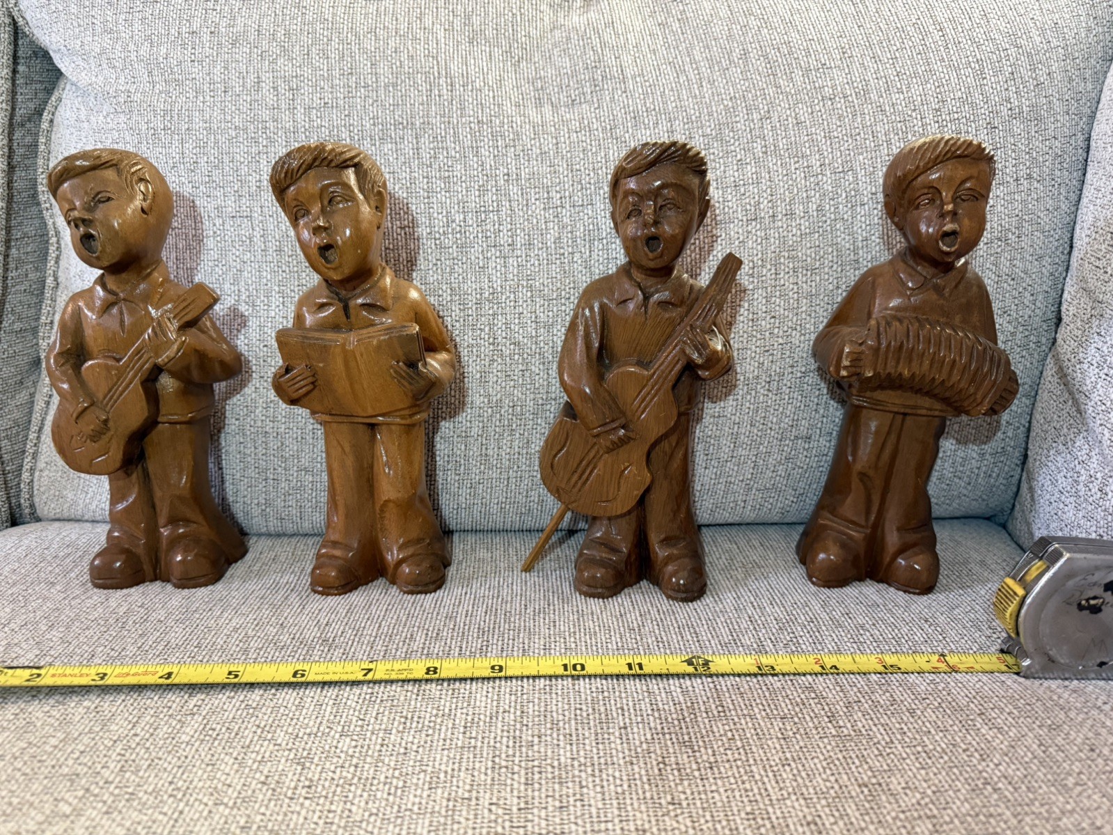 VINTAGE 70s CARVED WOODEN FIGURINES MUSICIANS ORCHESTRA BOYS BAND SCULPTURES