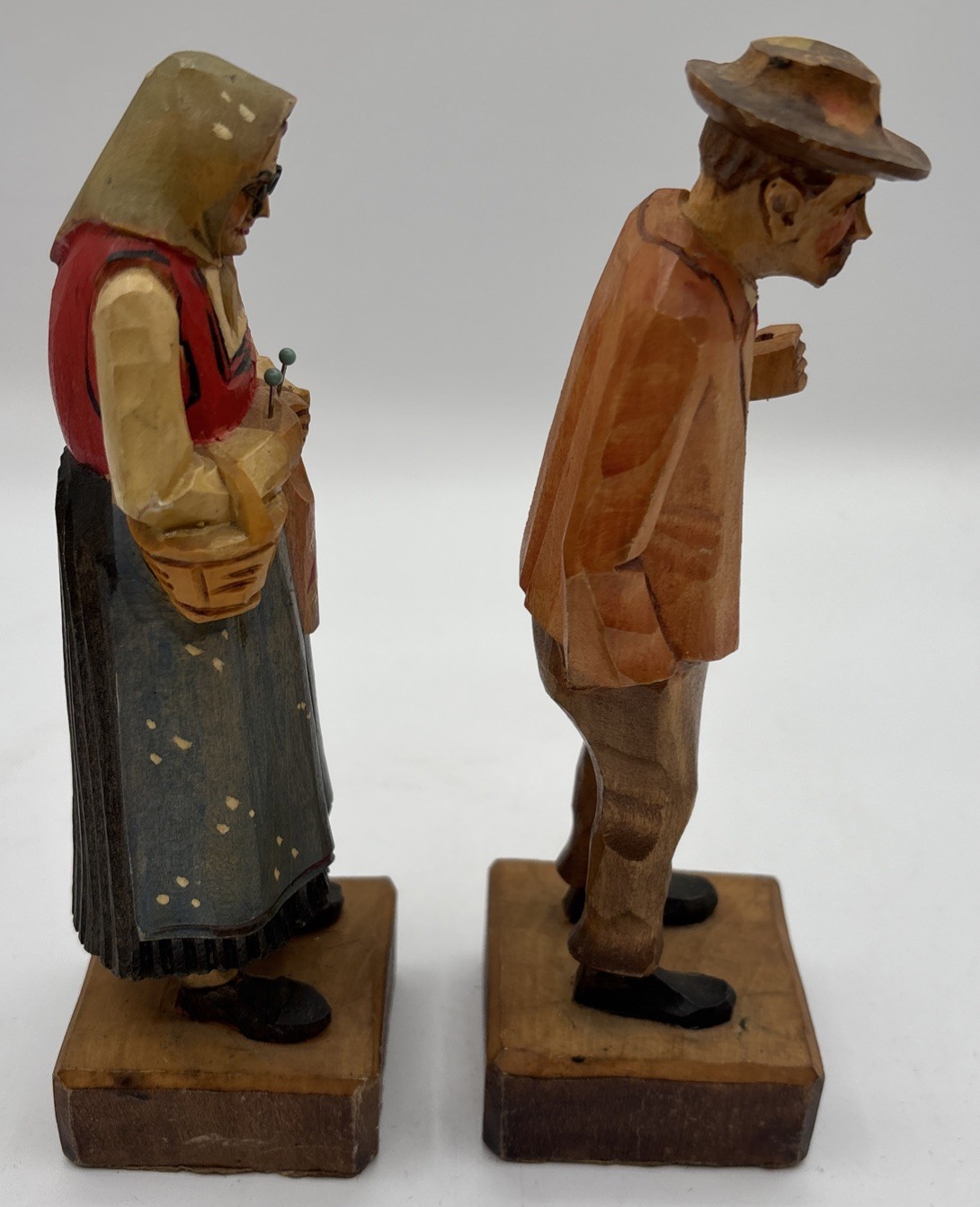 2 Hans Huggler Wyss Hand Carved Figures Man & Woman Brienze Switzerland 5″