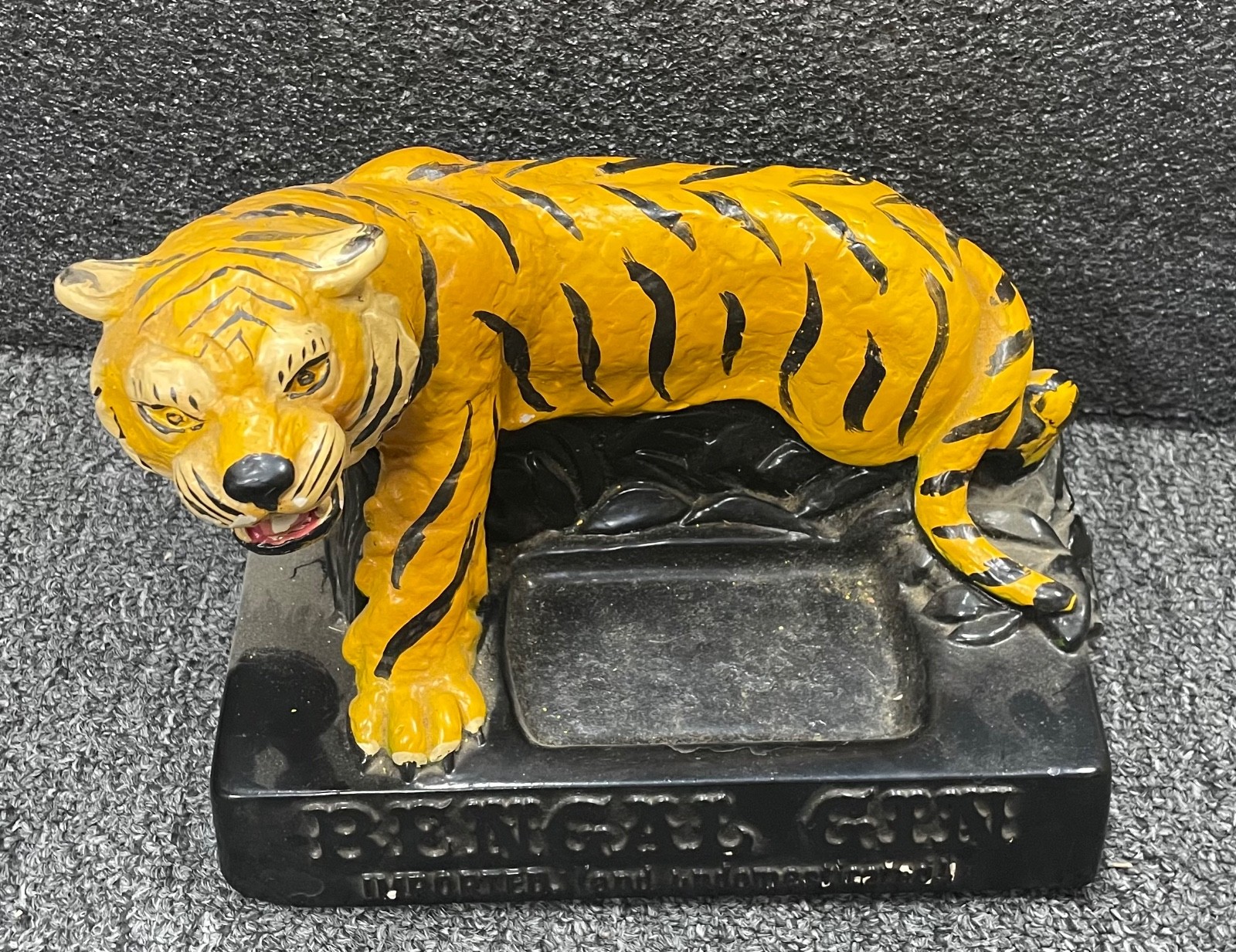 Vintage 60s Bengal Gin Chalkware Tiger Bottle Display Stand/Ashtray