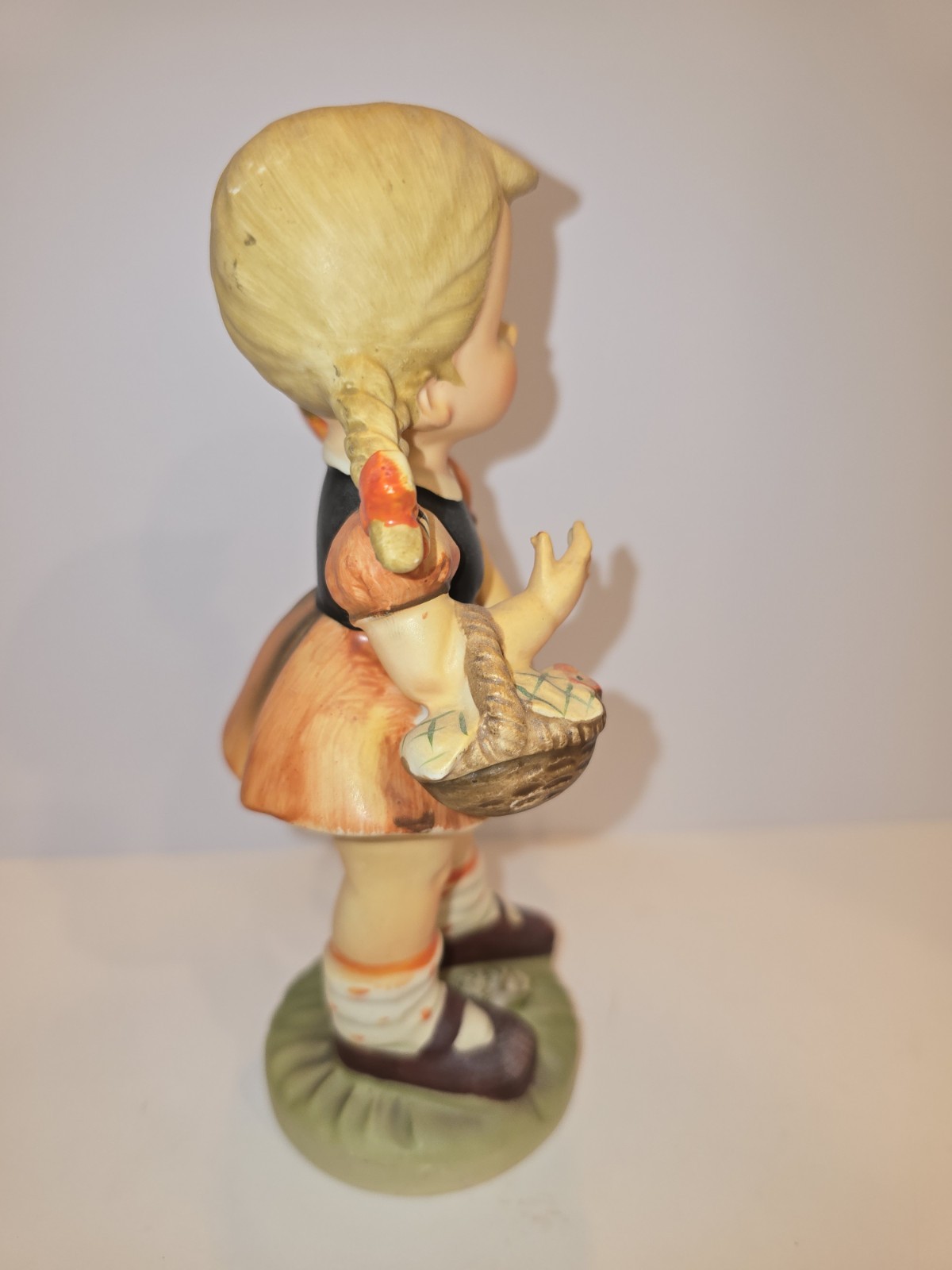 Vintage ARNART Erich Stauffer Japan Figurine 6262 Little Girl Flower Basket 7”