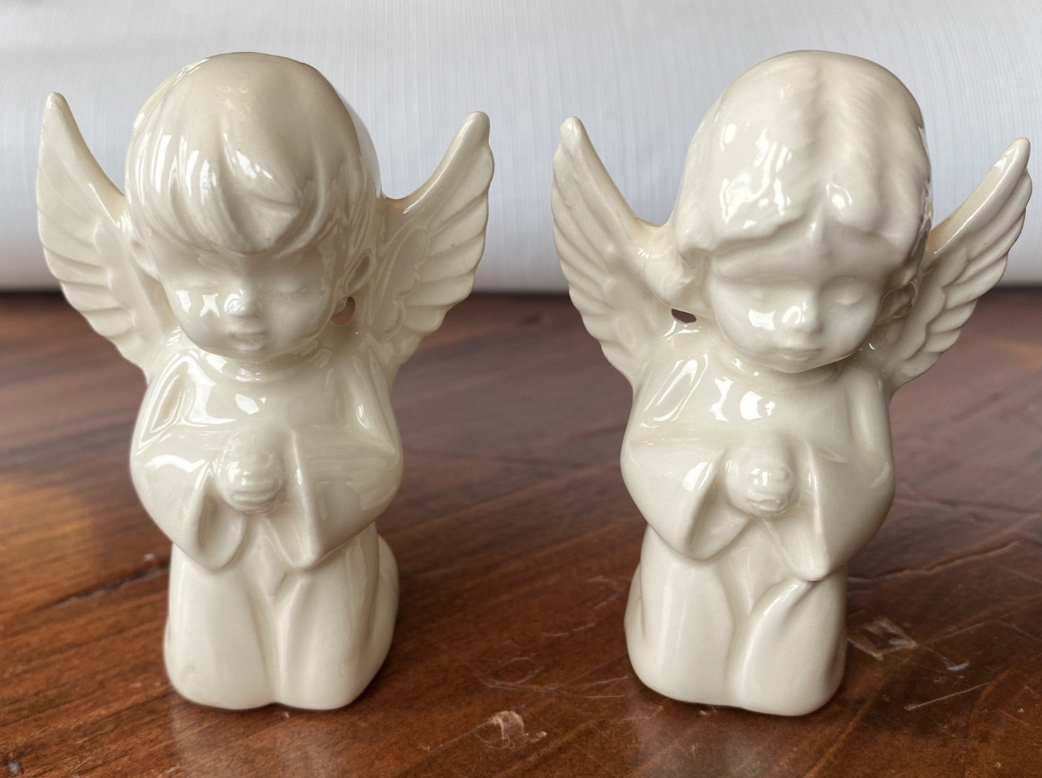 2 Vintage Ceramic Angels Cherub Kneeling Praying Boy Girl 3″ tall ivory figurine