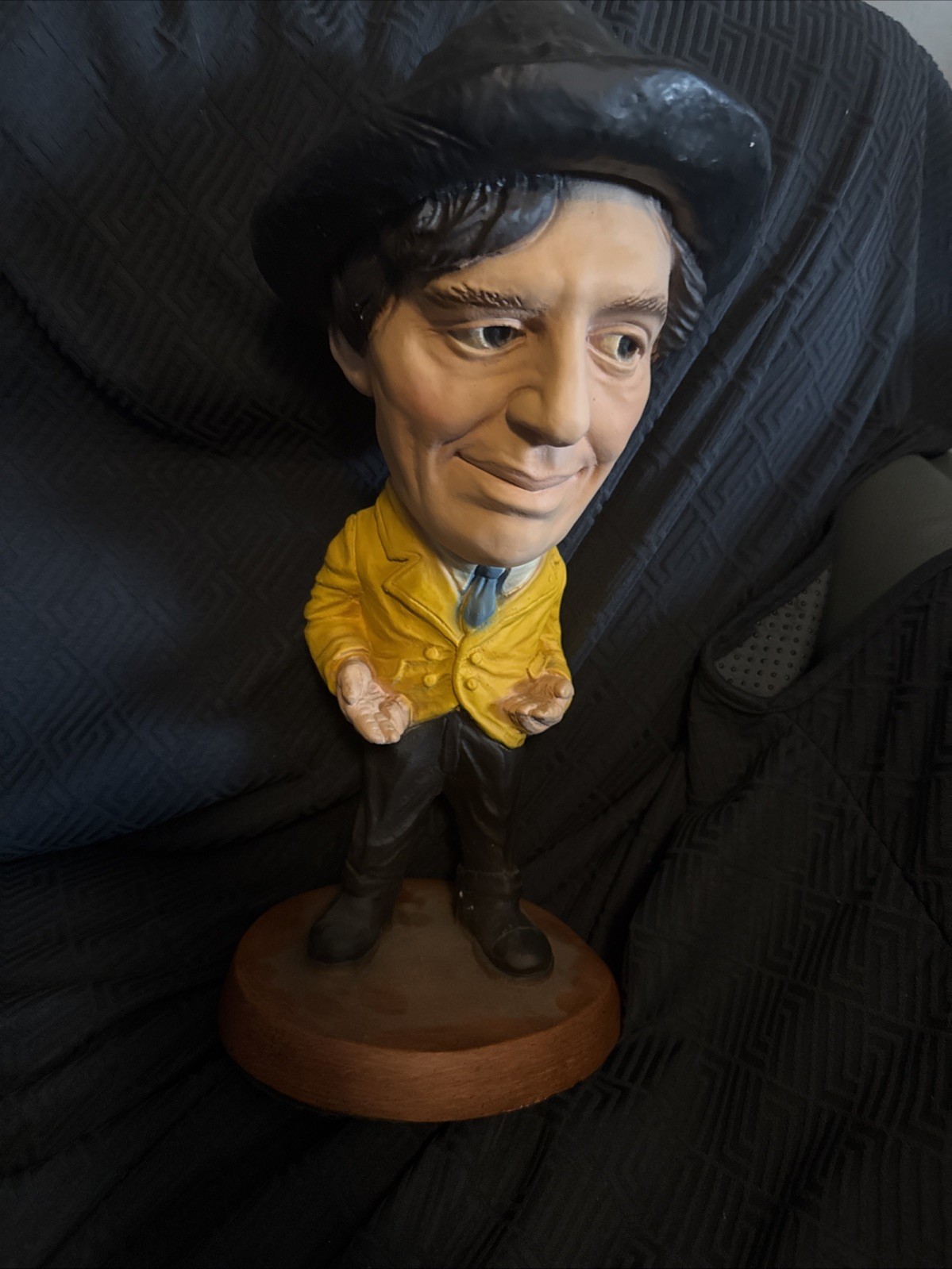 ESCO CHICO MARX CHALKWARE STATUE- 18″ Read