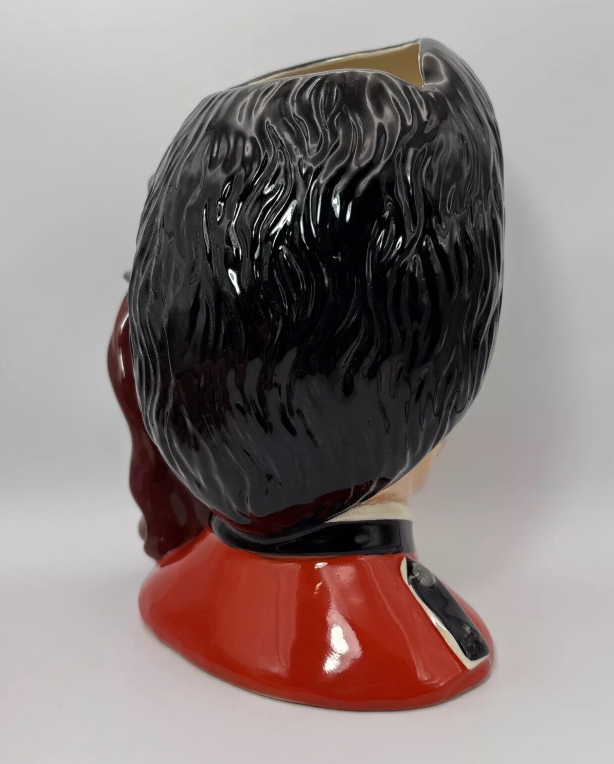 Royal Doulton – 8.25” The Guardsman Toby Jug D6755 Excellent Condition 1986