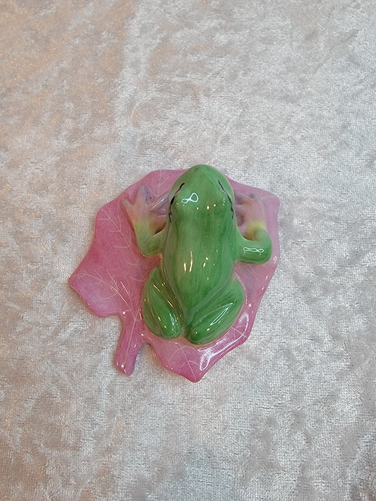 Henred Green Frog On Pink Leaf Figurine