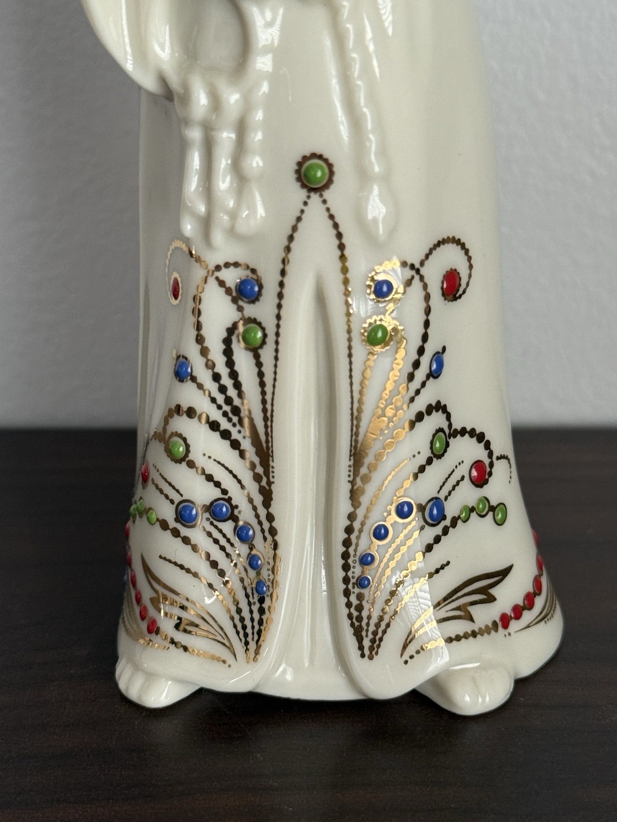 Lenox China Jewels Nativity Innkeeper Figurine Holding A Lanter