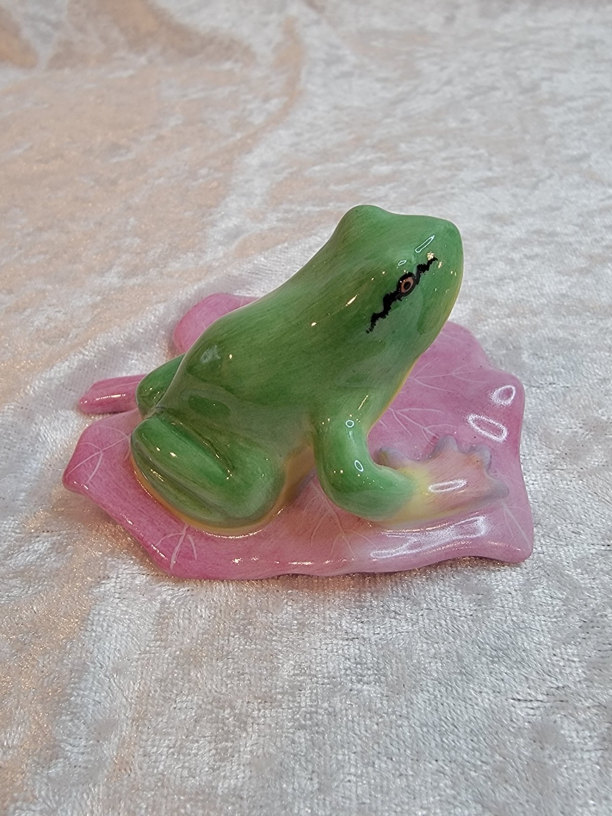 Henred Green Frog On Pink Leaf Figurine