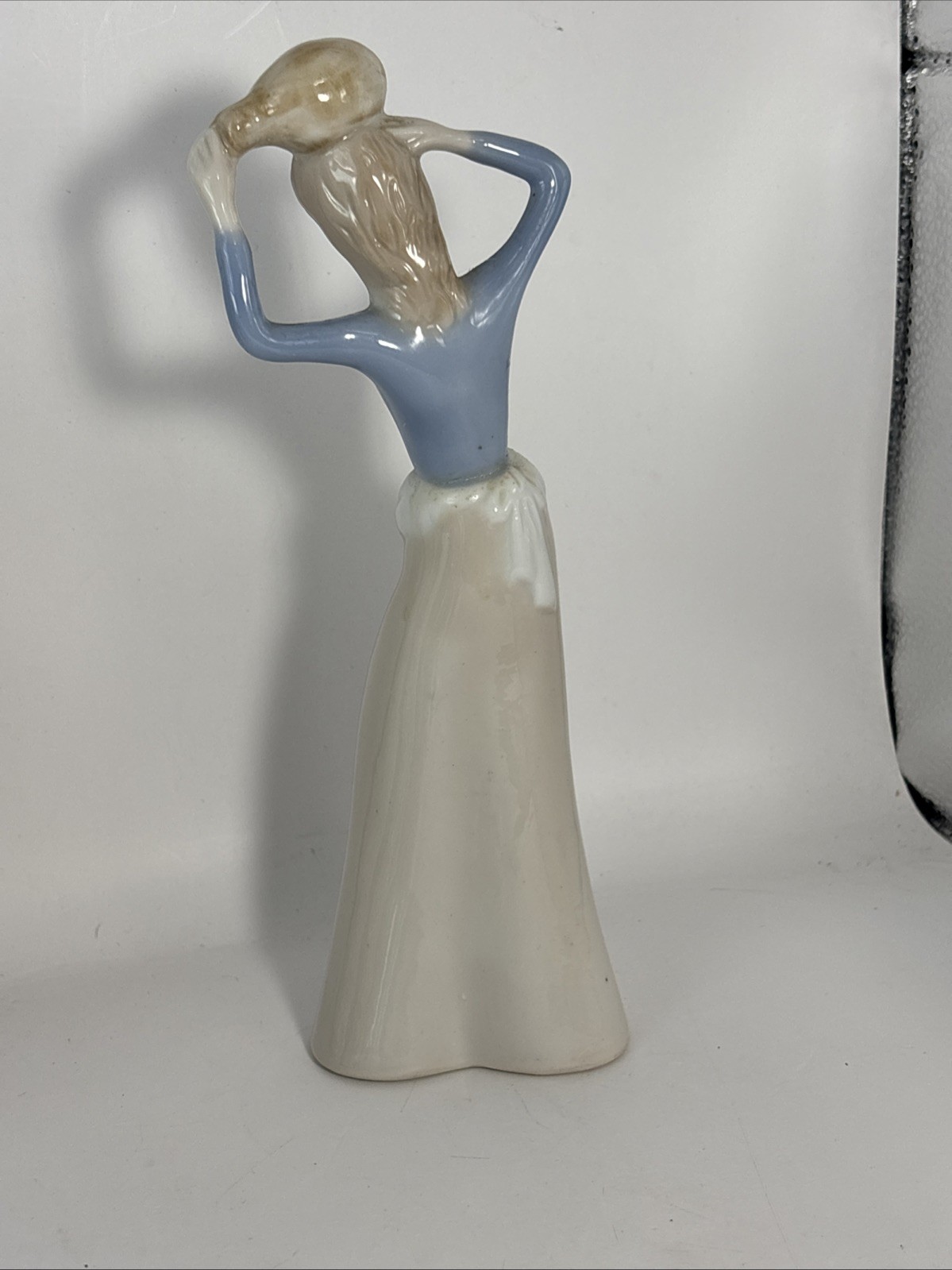 IMCOR Porcelain Peasant Girl Carrying Jug 8.5 “Tall LLADRO STYLE Excellent