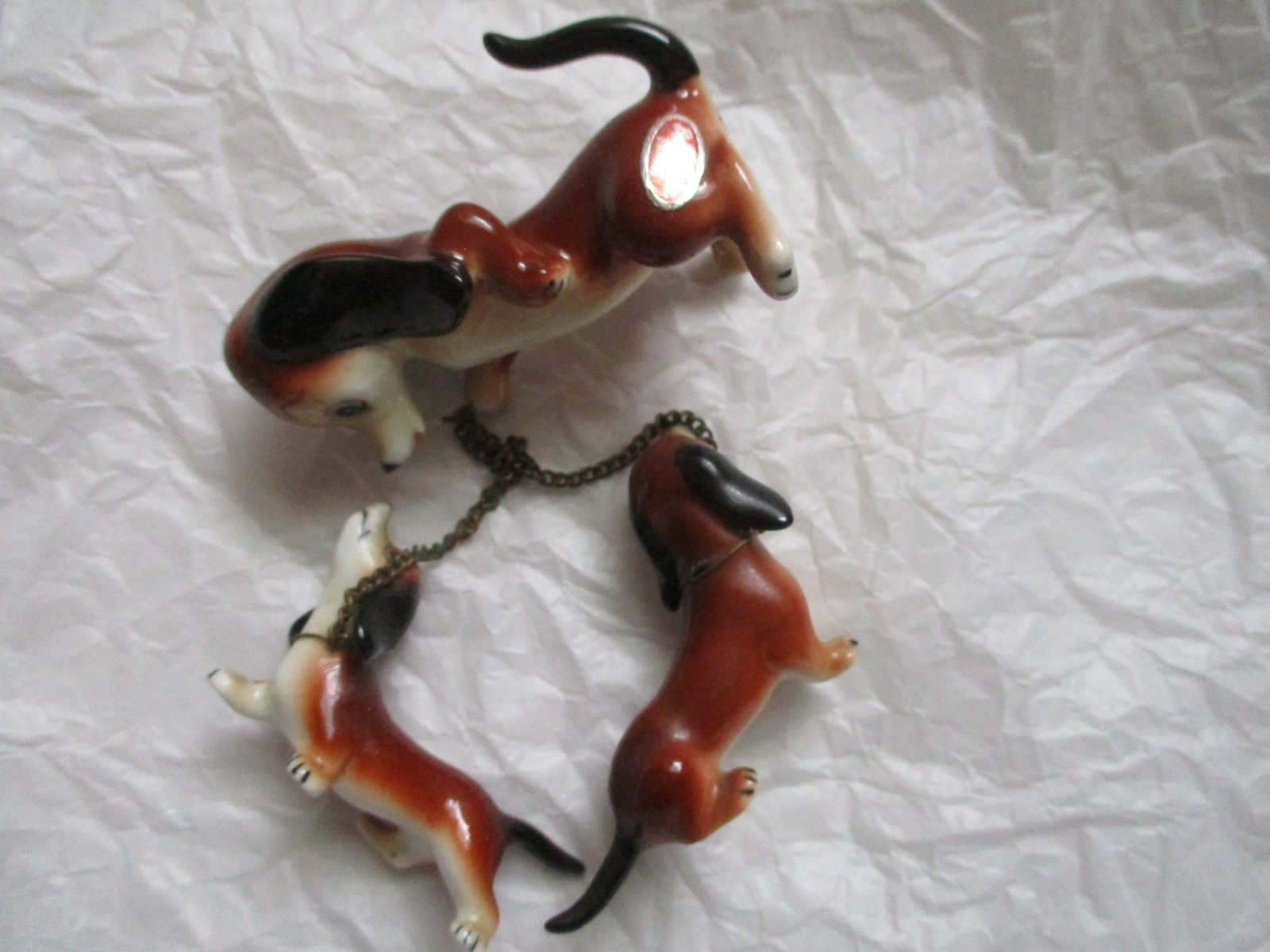 Vtg bone china Japan dachshund mother walking puppies on chain great faces!