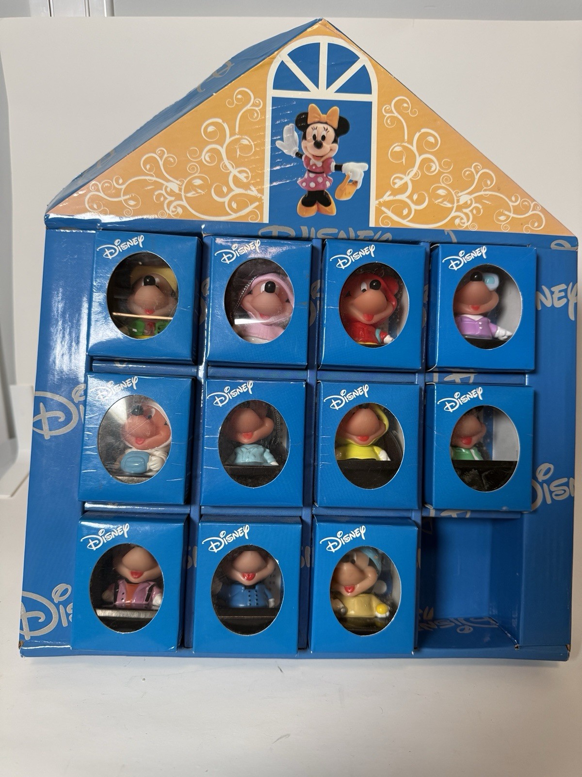 Avon Disney 12 Constellation Zodiac Figurine Set Boxed China Import (1 Unboxed)
