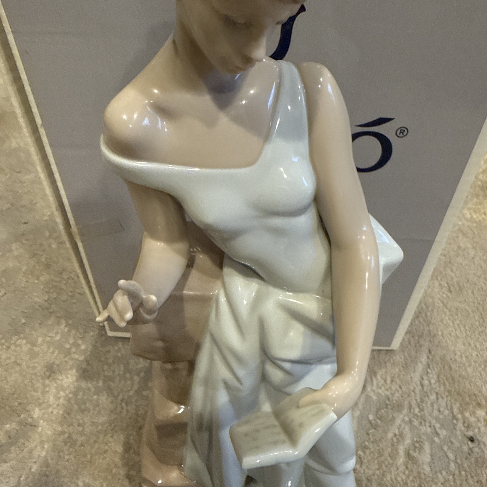 Lladro “Sweet Verses” Delicados Versos 06448 in Original box Excellent Shape