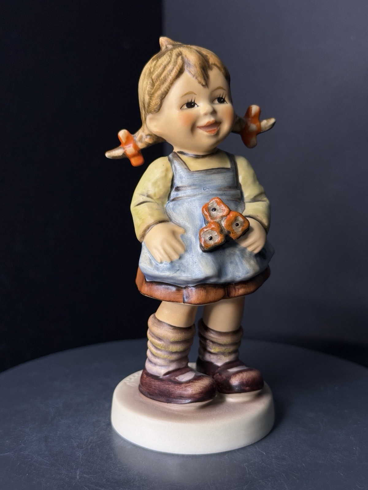 Goebel Hummel Flower Girl 548 No Crazing! Mint Free Shipping
