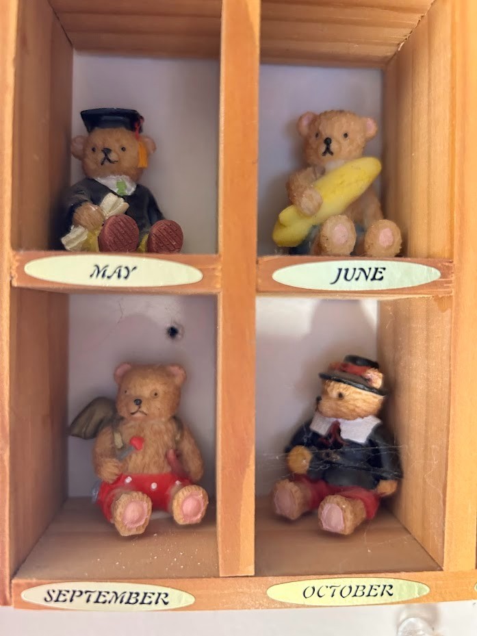 Vintage House of Lloyd Teddy Bear 10×7 Calendar figurines