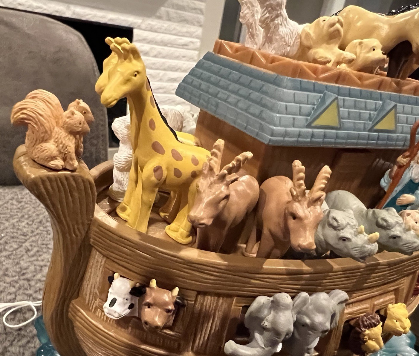 Noah’s Ark Avon Gift Collection Musical 2001 5 Songs Motion Activated Vintage