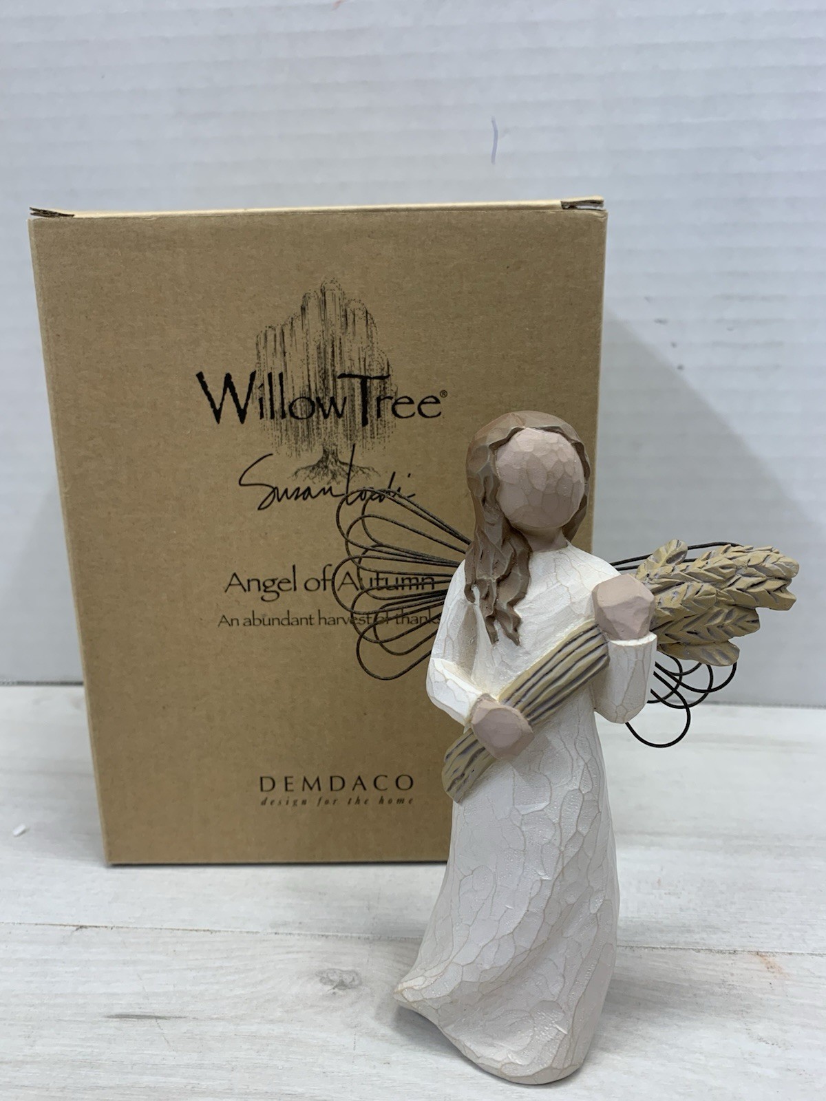 Willow Tree Angel Of Autumn Figurine Susan Lordi Demdaco
