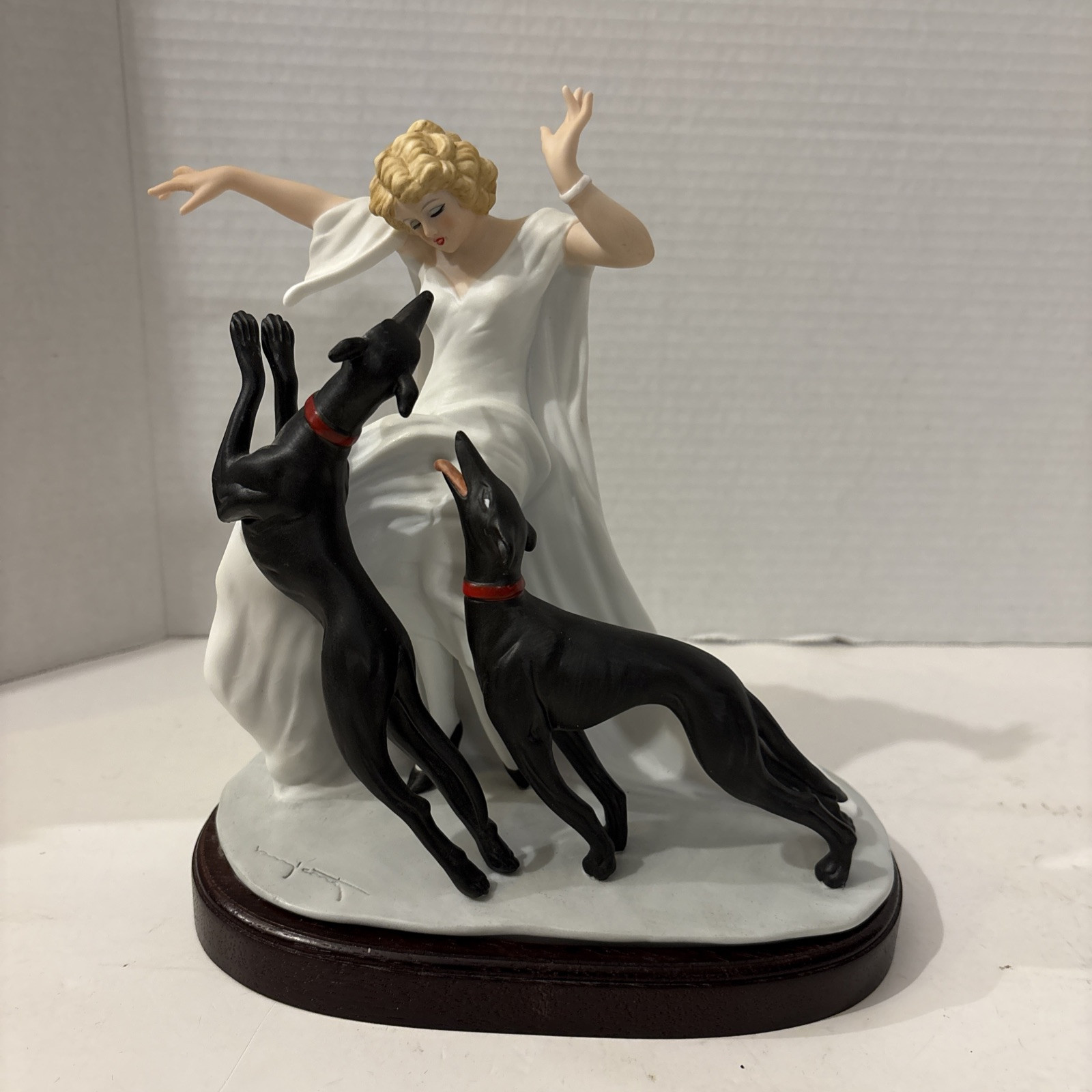 Louis Icart Art Deco 1929 COURSING II Ltd Ed Porcelain 9″ Figurine w/Base: MINT