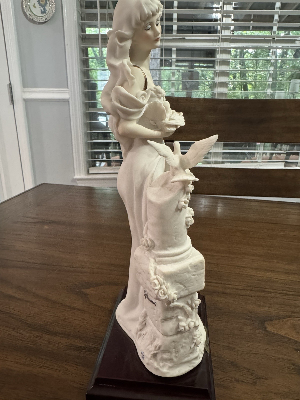 Stunning 1987 G. Armani “Lady with Doves” Capodimonte Porcelain Sculpture Italy