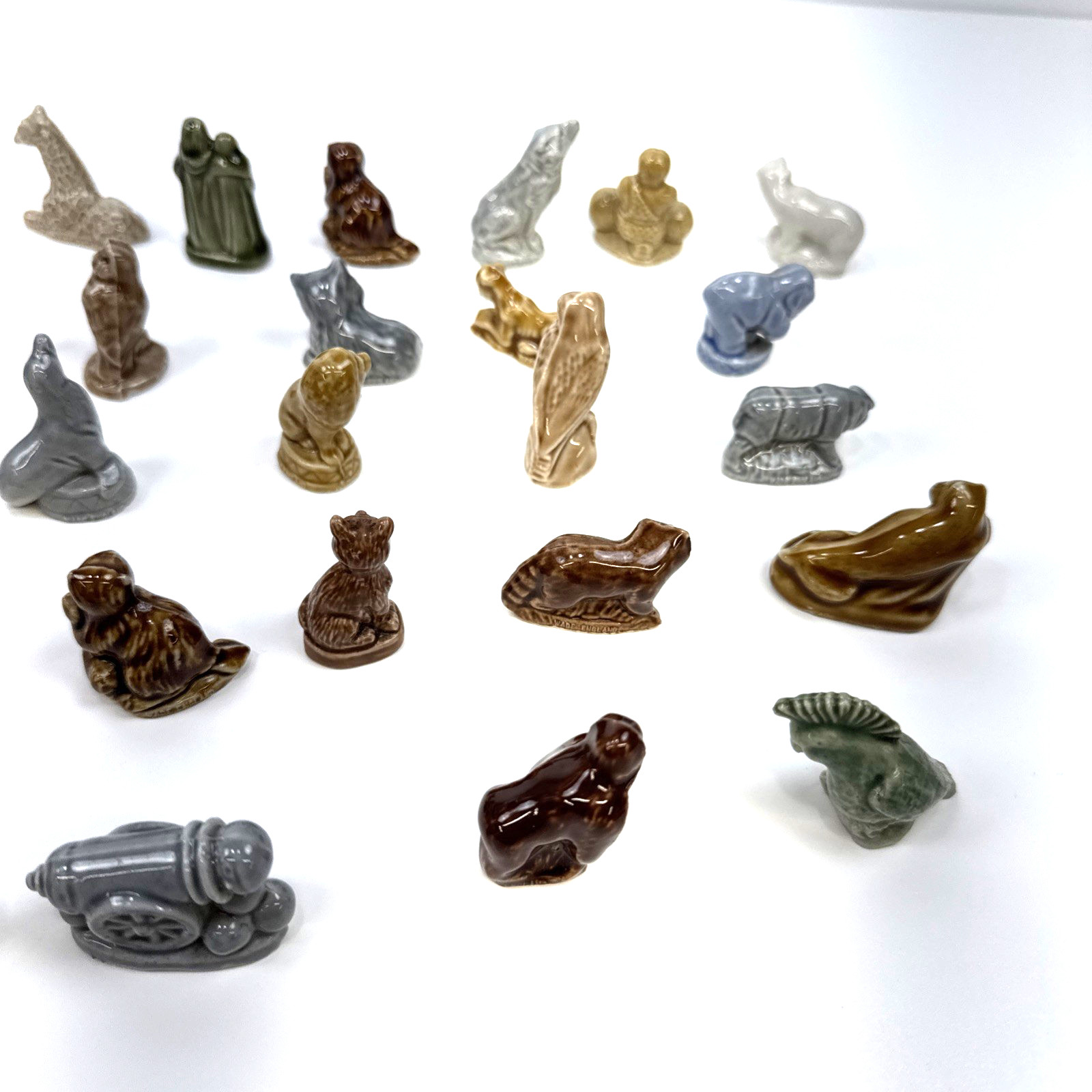 Vintage Wade England Whimsies Lot of 40 Small Animal Figurines Figures (Read)
