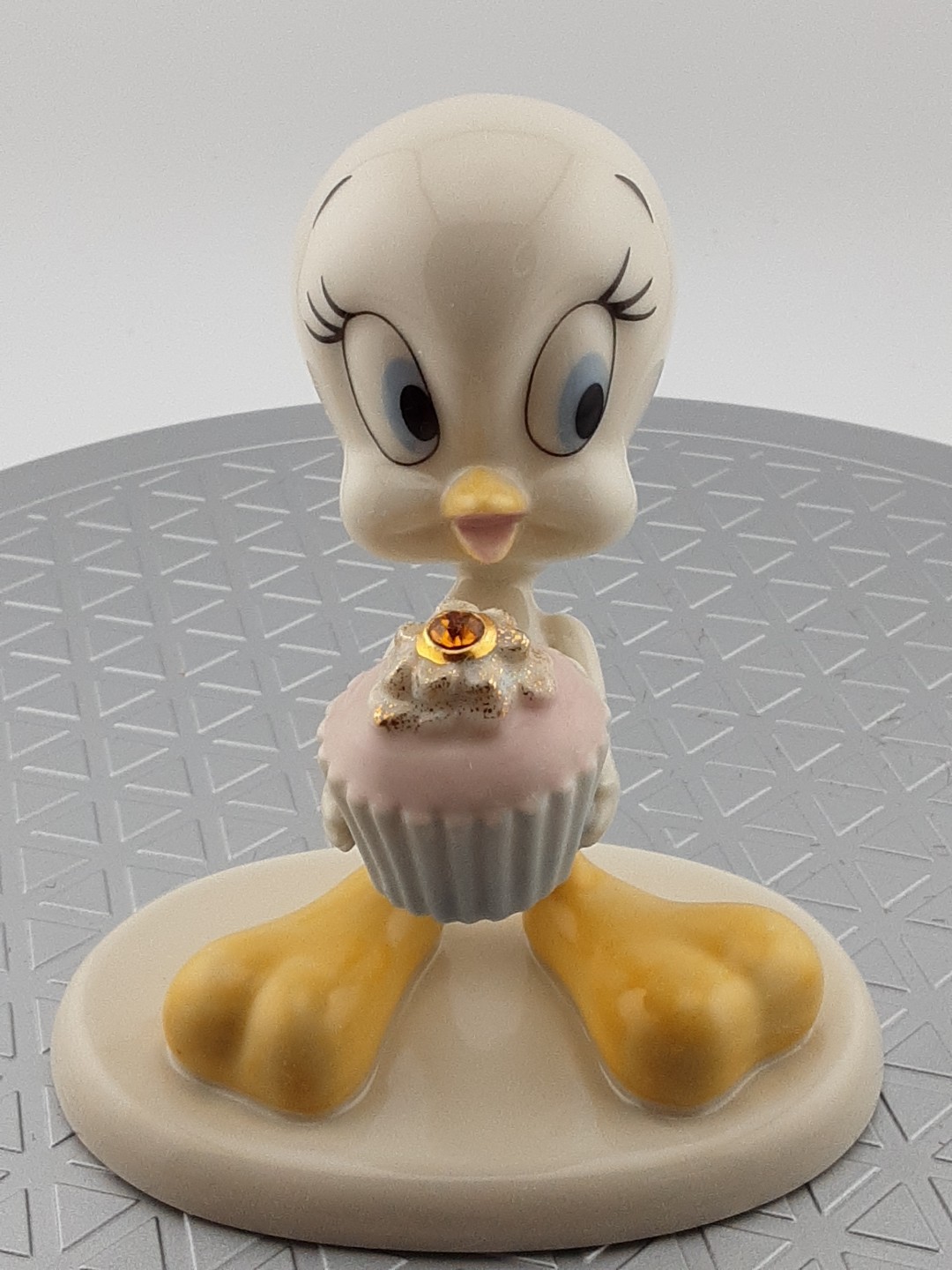 LENOX PORCELAIN TWEETY BIRD FIGURINE “A PRESENT FROM TWEETY”