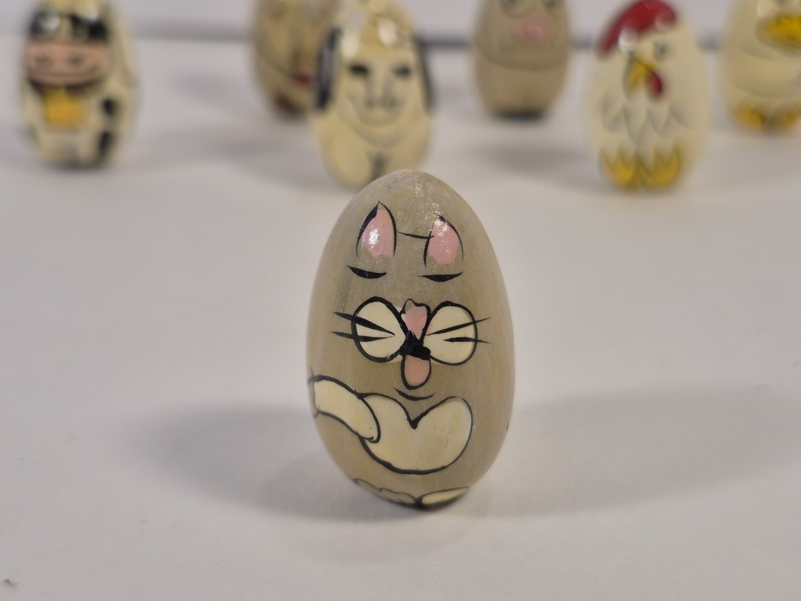 Vintage Hand Painted Wooden Egg Farm Animals Lot of 10 Novelty Figurines