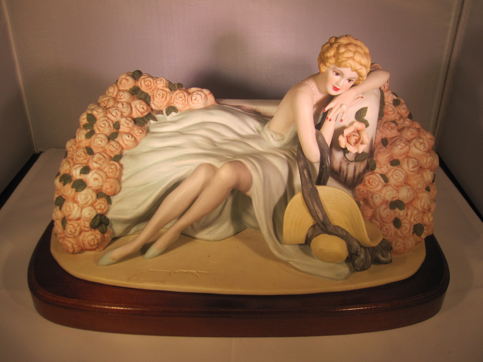 Louis Icart Figurine 1933 Les Roses 537/10000 The Heirloom Tradition 1984 Statue