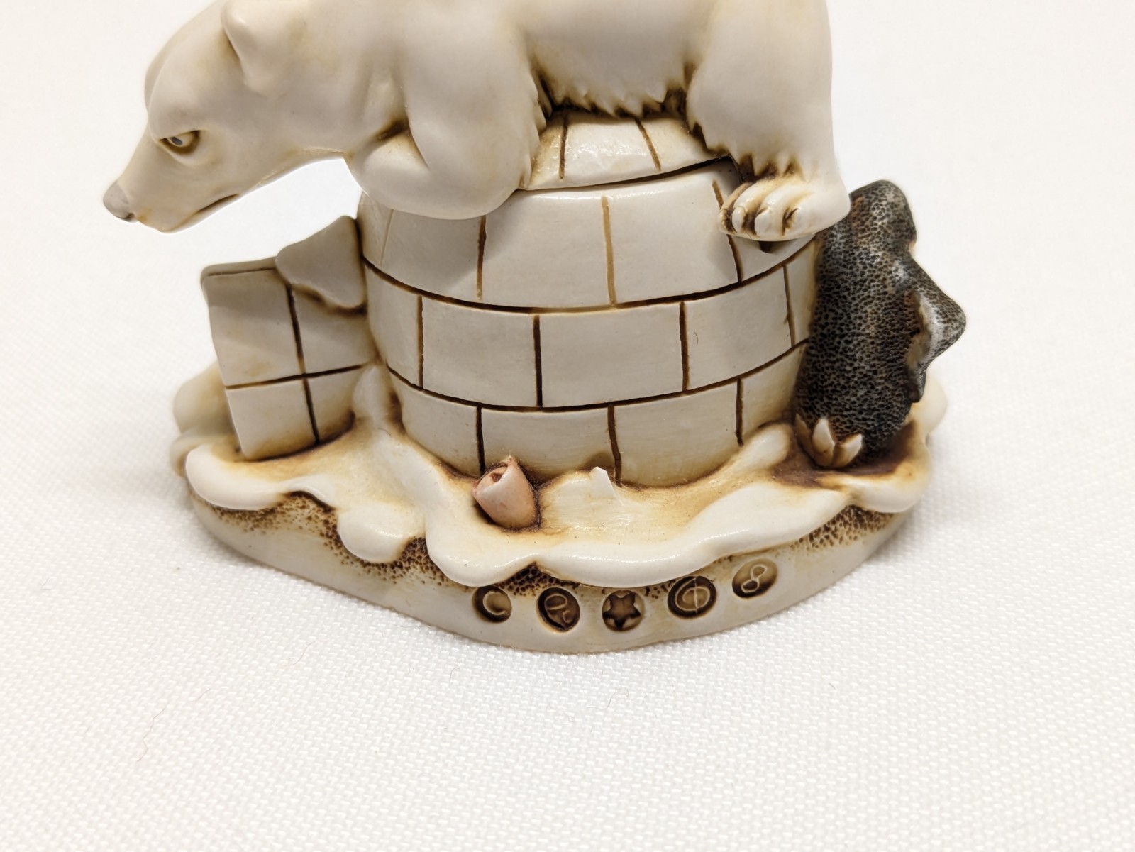 Harmony Kingdom Polar Bear & Penguin Igloo When Nature Calls! With Box 🐻‍❄️ 🐧