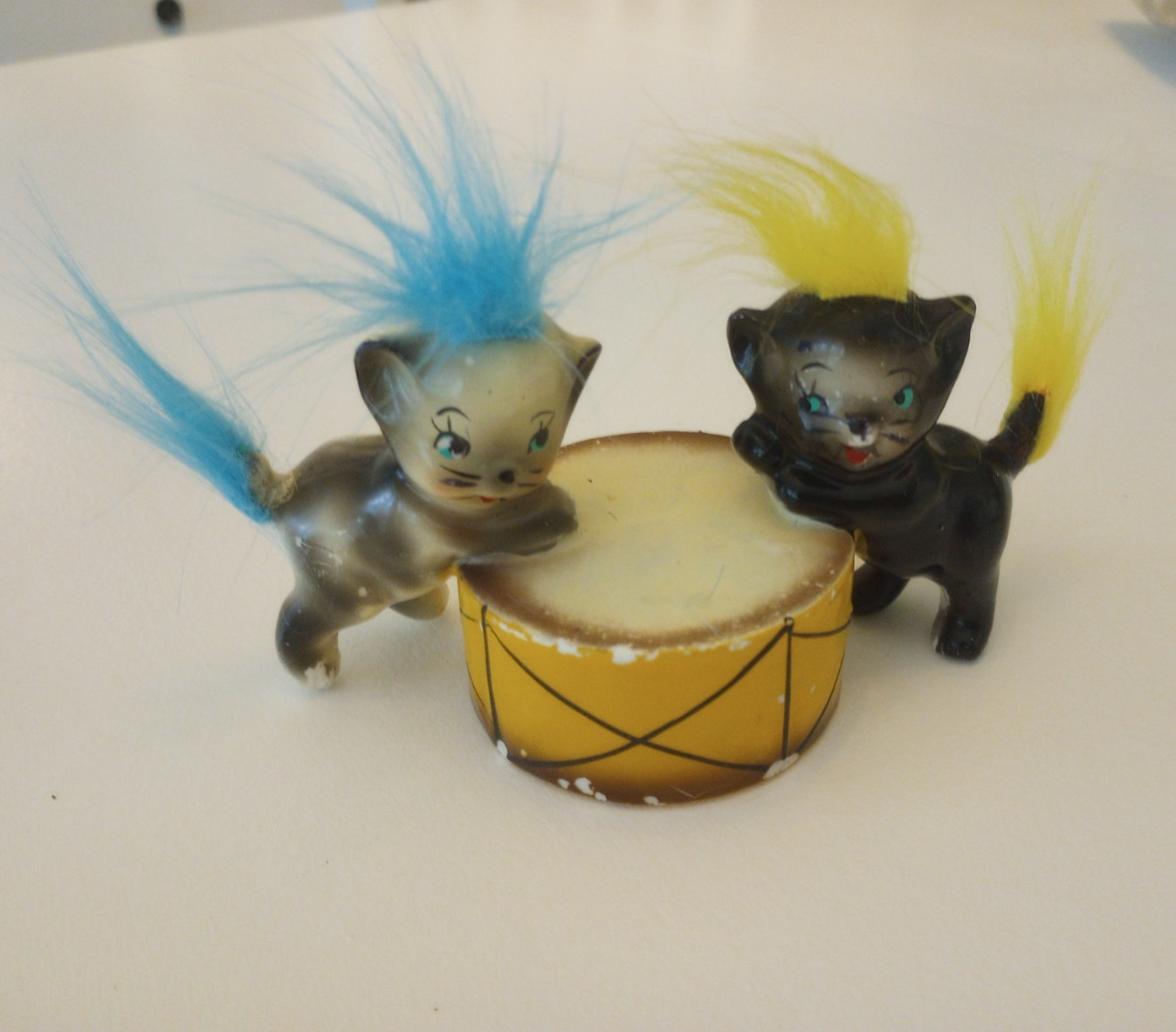 Rare Vintage 40’s-50’s Lipper & Mann Cats & Drum Figurine Fuzzy Hair Tufts Japan