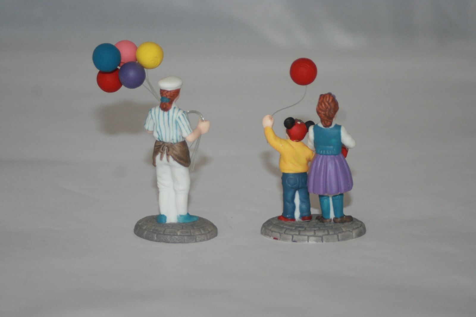 Department 56 Disney Parks Village Series Balloon Seller #53539 NEW