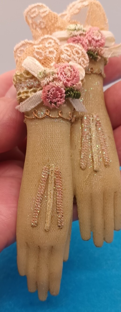 Vintage Style Resin Gloves And Parasol 4 1/2 In