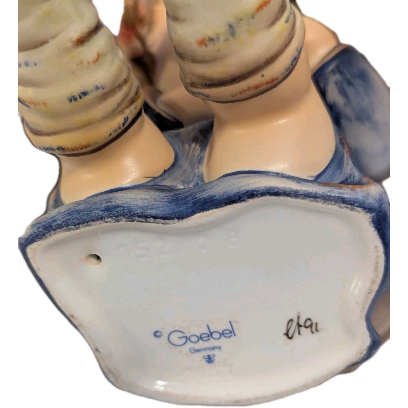 Hummel Goebel 152/OB Umbrella Girl. No box.