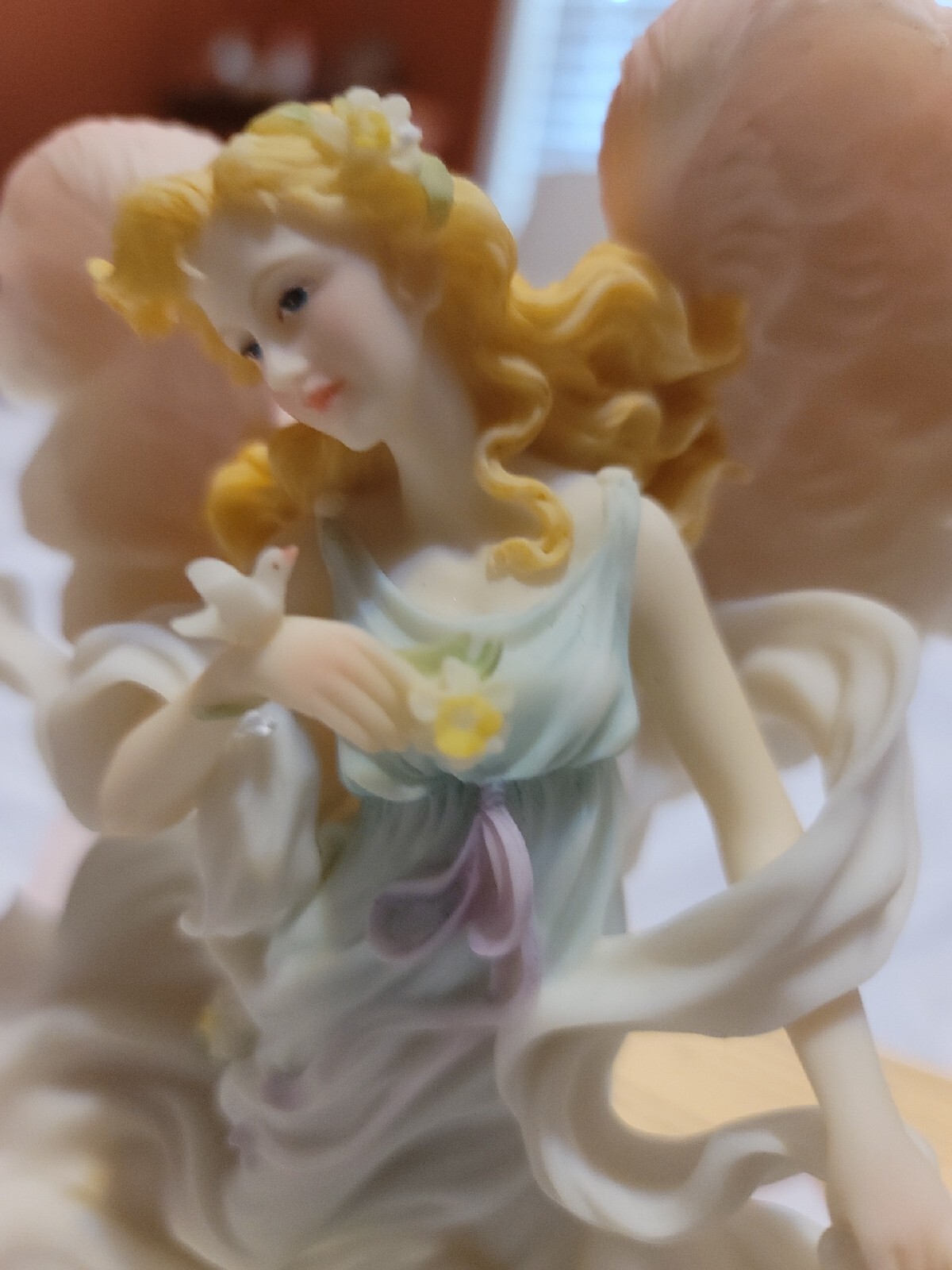 Victoria Embrace Life Seraphim Classics Heaven on Earth Item # 81664